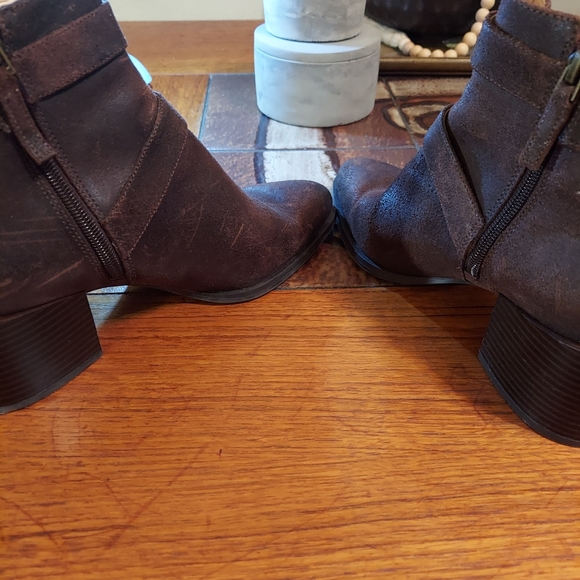 Nine west brown size 8 ankle boots leather upper buckles and cutout work rodeo - Picture 6 of 9